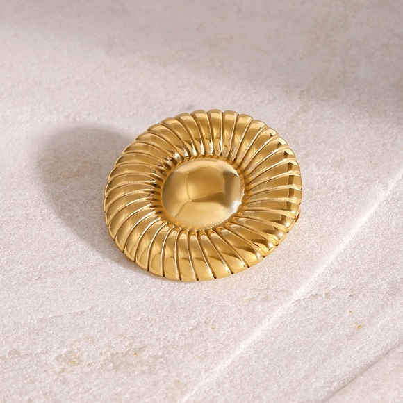 18K Gold Plated Round Brooch*Old Money Aesthetic*Brooches*Tarnish Free*JD - Picture 2 of 4
